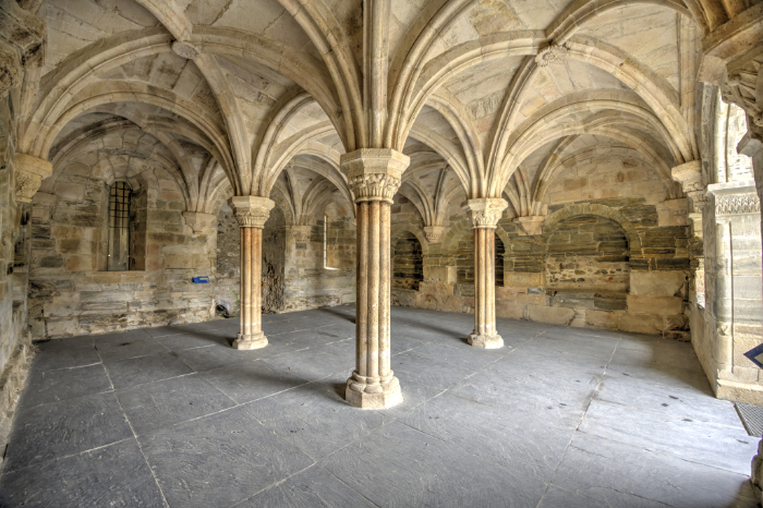 Sala capitular del monasterio de Carracedo desde el ángulo nordeste